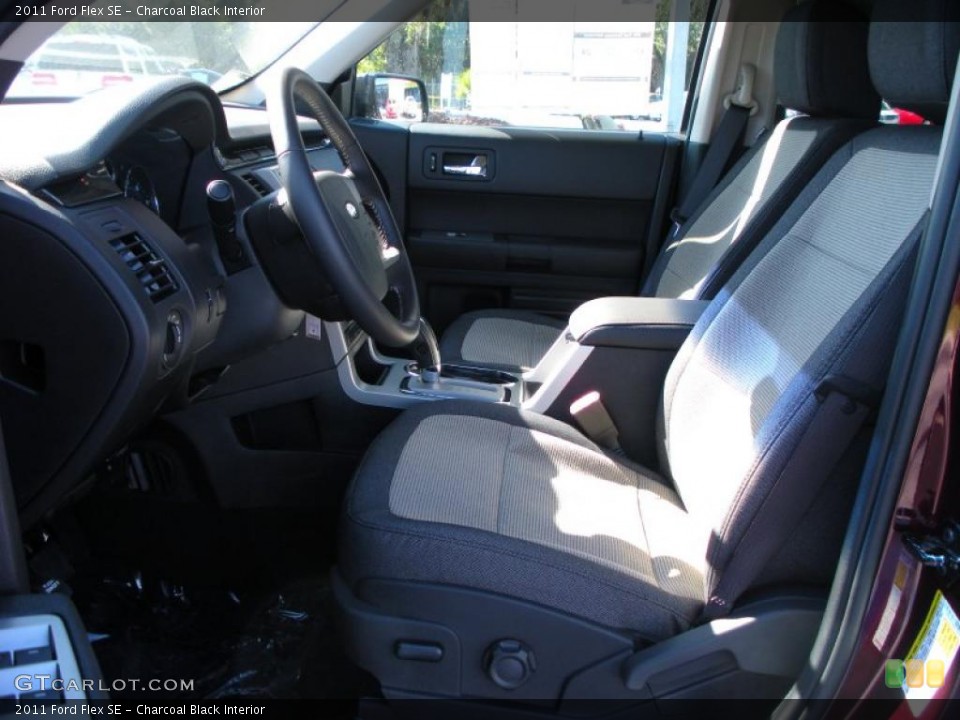 Charcoal Black Interior Photo for the 2011 Ford Flex SE #38416565