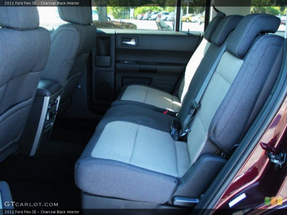 Charcoal Black Interior Photo for the 2011 Ford Flex SE #38416581