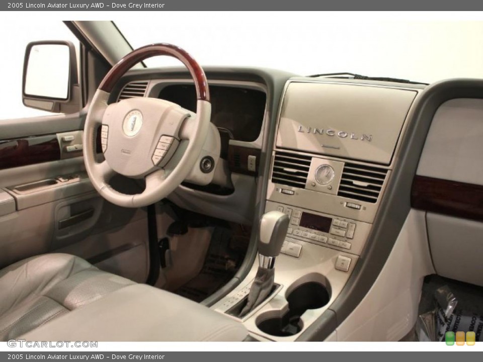 Dove Grey Interior Photo for the 2005 Lincoln Aviator Luxury AWD #38417993