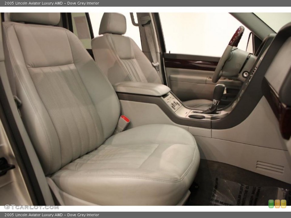 Dove Grey Interior Photo for the 2005 Lincoln Aviator Luxury AWD #38418001
