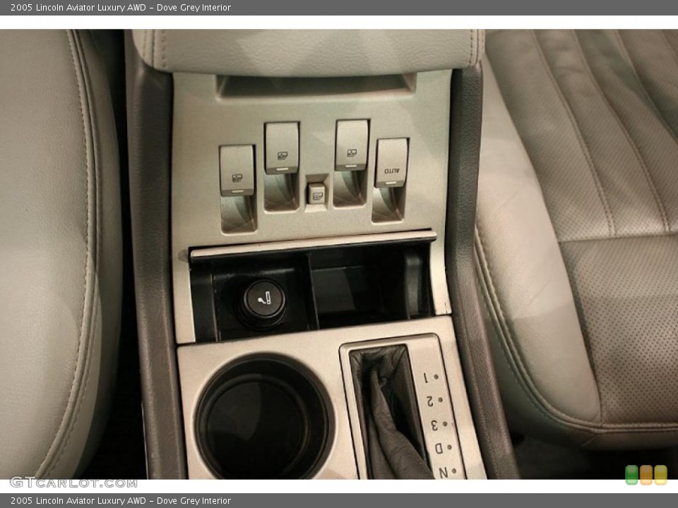Dove Grey Interior Controls for the 2005 Lincoln Aviator Luxury AWD #38418045