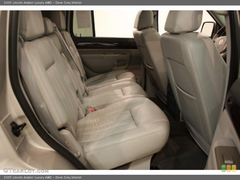 Dove Grey Interior Photo for the 2005 Lincoln Aviator Luxury AWD #38418061