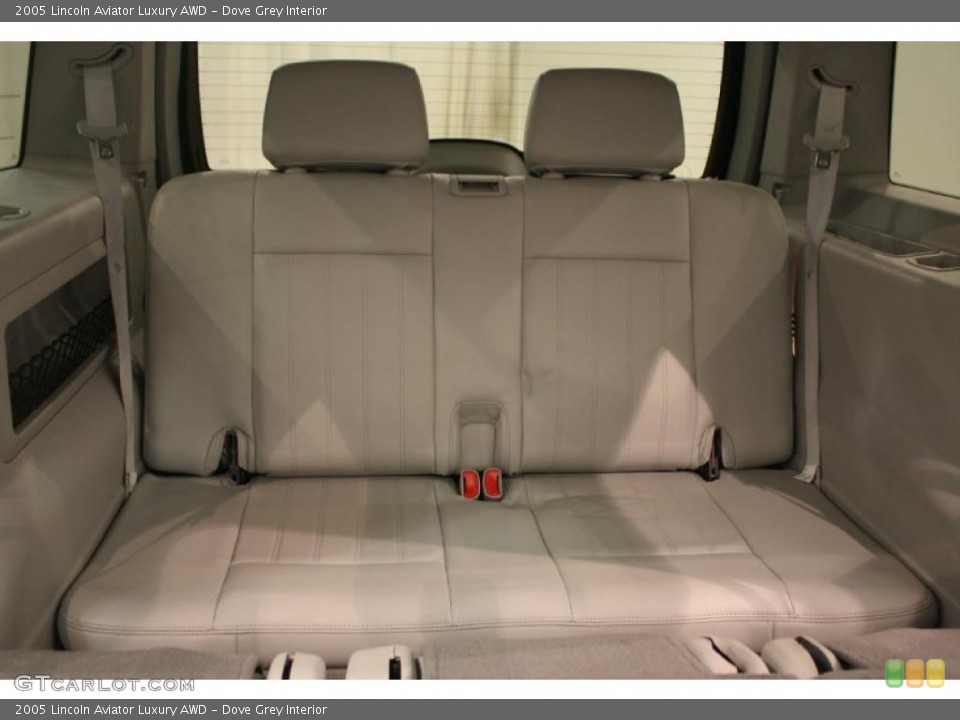Dove Grey Interior Photo for the 2005 Lincoln Aviator Luxury AWD #38418073