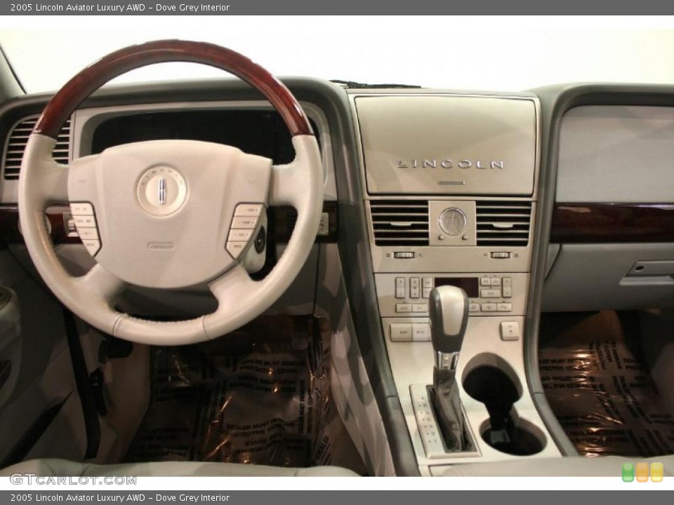 Dove Grey Interior Dashboard for the 2005 Lincoln Aviator Luxury AWD #38418101