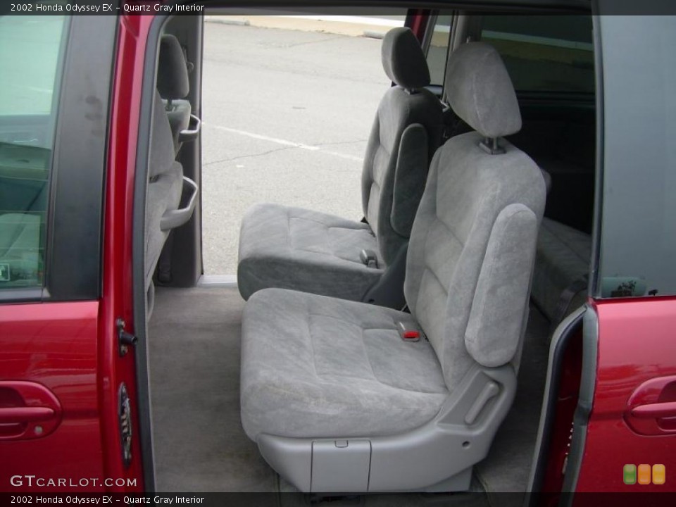 Quartz Gray Interior Photo for the 2002 Honda Odyssey EX #38421452