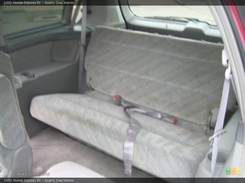 Quartz Gray Interior Photo for the 2002 Honda Odyssey EX #38421467