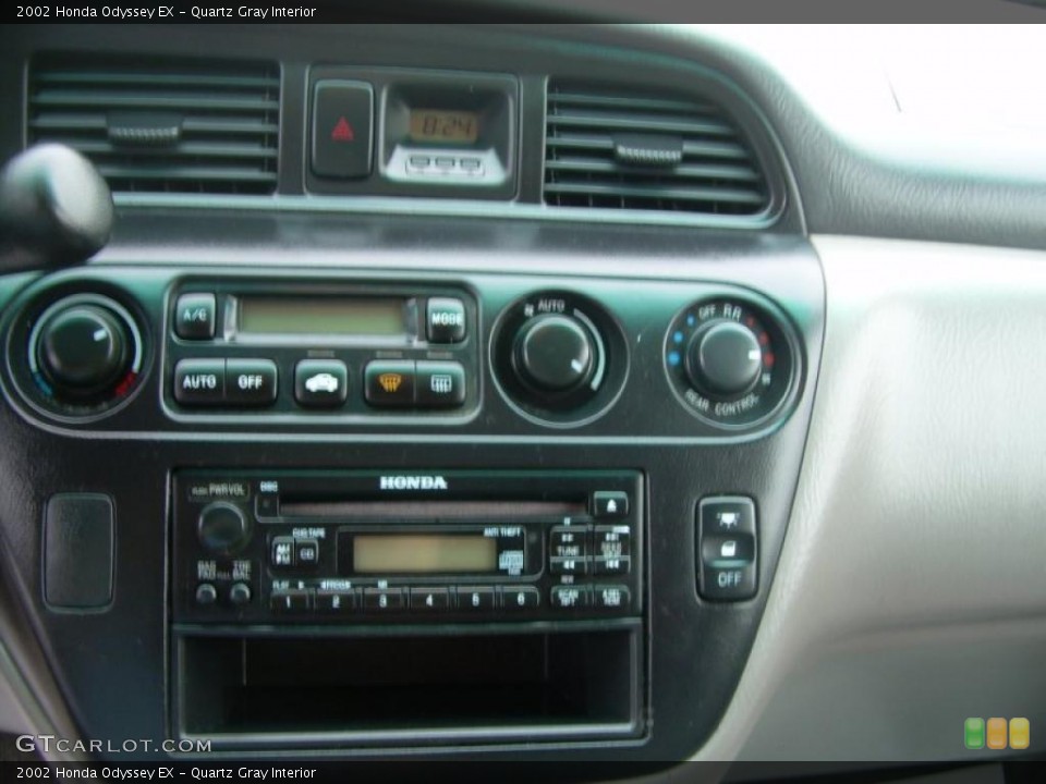 Quartz Gray Interior Controls for the 2002 Honda Odyssey EX #38421500