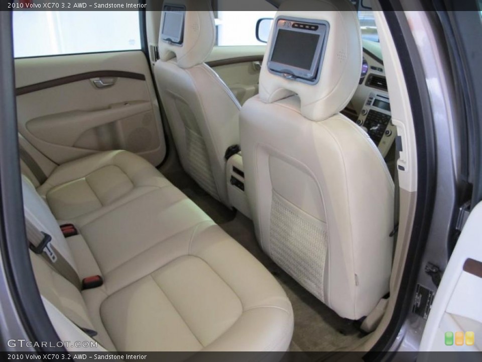 Sandstone Interior Photo for the 2010 Volvo XC70 3.2 AWD #38423125
