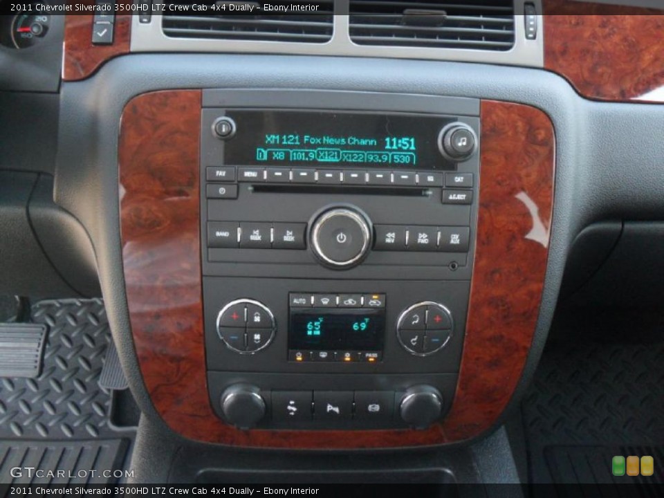 Ebony Interior Controls for the 2011 Chevrolet Silverado 3500HD LTZ Crew Cab 4x4 Dually #38424377