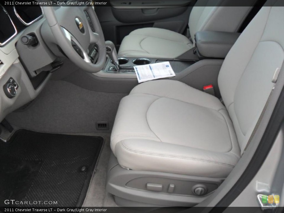 Dark Gray/Light Gray Interior Photo for the 2011 Chevrolet Traverse LT #38425173