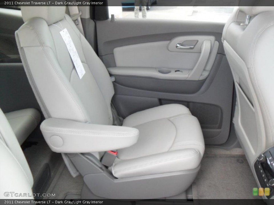Dark Gray/Light Gray Interior Photo for the 2011 Chevrolet Traverse LT #38425337