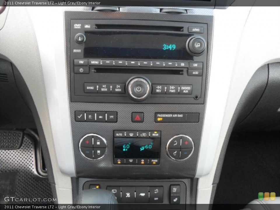 Light Gray/Ebony Interior Controls for the 2011 Chevrolet Traverse LTZ #38425997