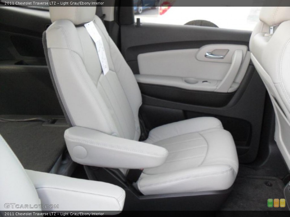 Light Gray/Ebony Interior Photo for the 2011 Chevrolet Traverse LTZ #38426129