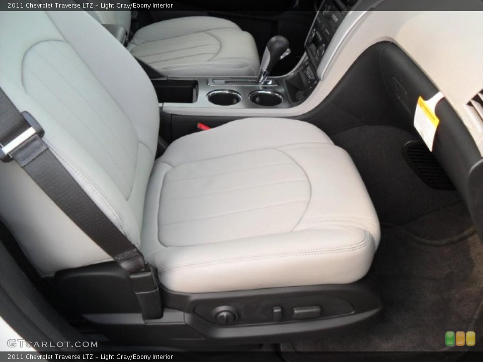 Light Gray/Ebony Interior Photo for the 2011 Chevrolet Traverse LTZ #38426145