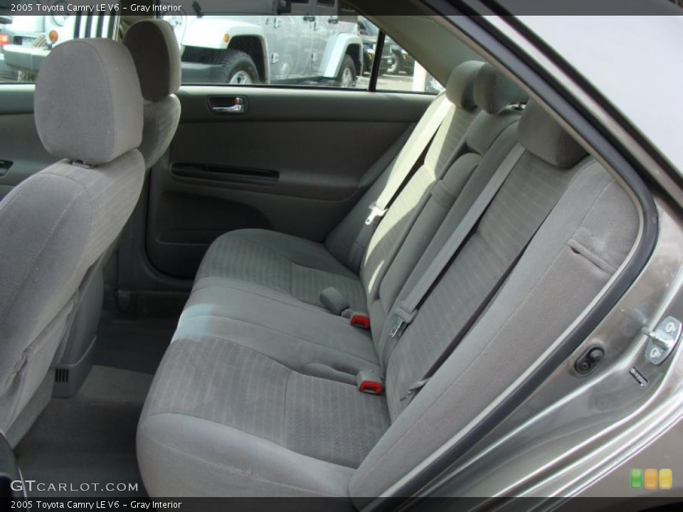 Gray Interior Photo for the 2005 Toyota Camry LE V6 #38426925