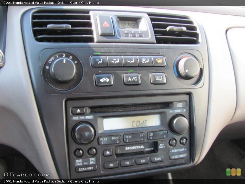 Quartz Gray Interior Controls for the 2001 Honda Accord Value Package Sedan #38427625