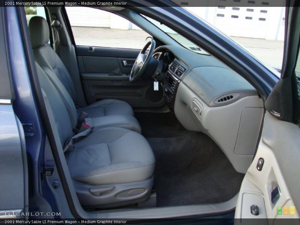 Medium Graphite Interior Photo for the 2001 Mercury Sable LS Premium Wagon #38433748