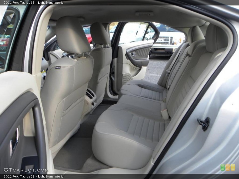 Light Stone Interior Photo for the 2011 Ford Taurus SE #38439692