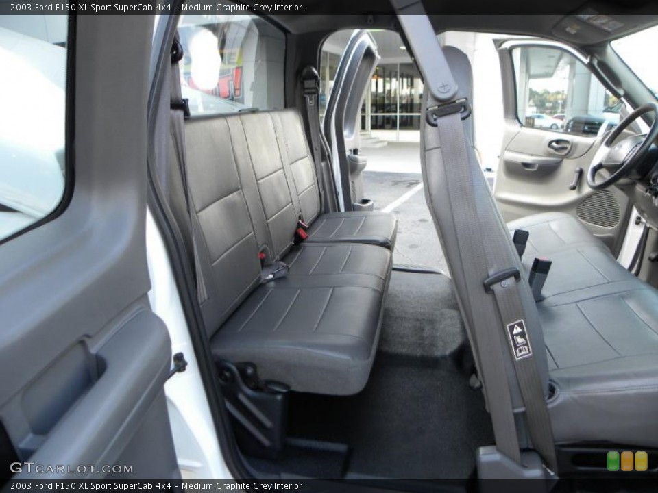 Medium Graphite Grey Interior Photo for the 2003 Ford F150 XL Sport SuperCab 4x4 #38440068