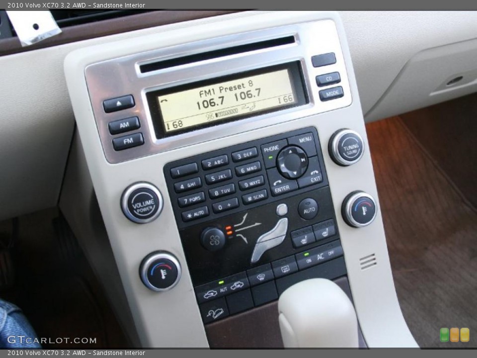 Sandstone Interior Controls for the 2010 Volvo XC70 3.2 AWD #38441116