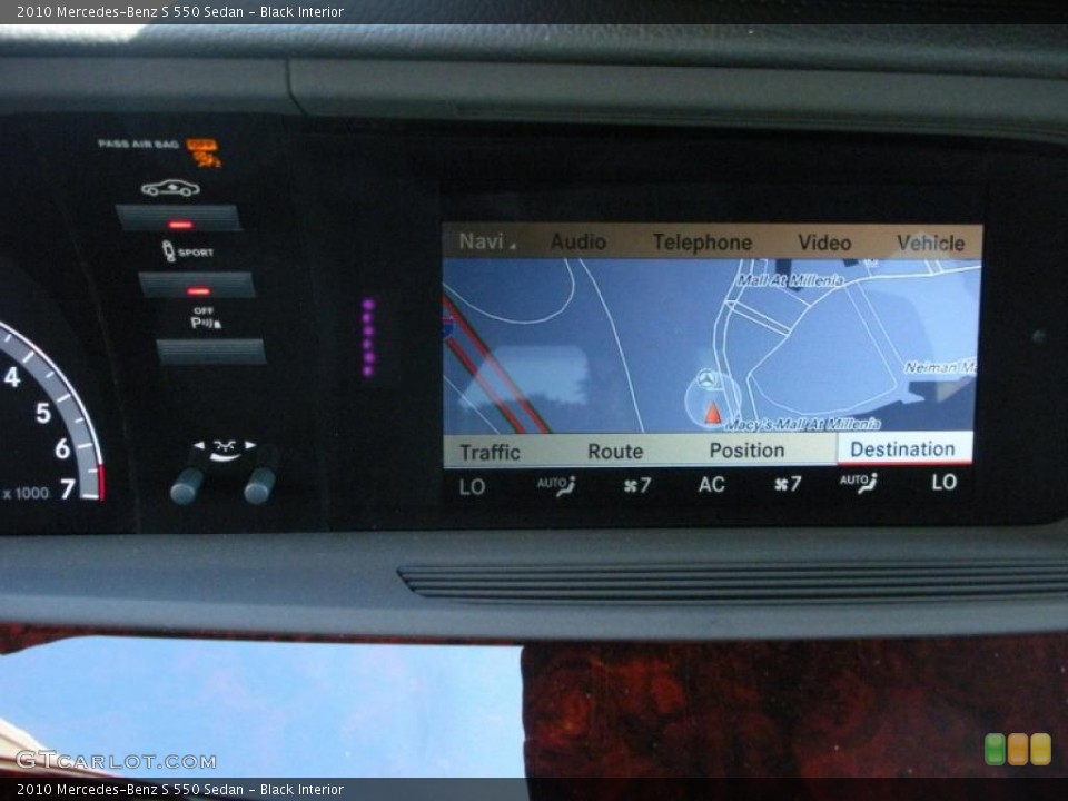 Black Interior Navigation for the 2010 Mercedes-Benz S 550 Sedan #38444224