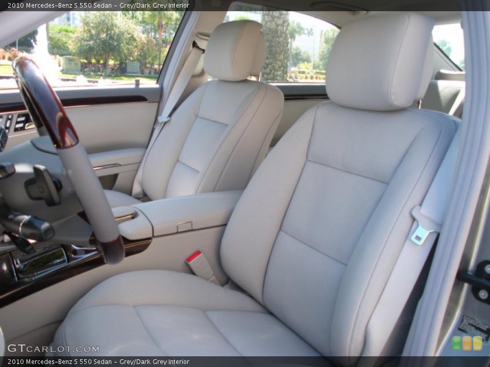 Grey/Dark Grey Interior Photo for the 2010 Mercedes-Benz S 550 Sedan #38444488