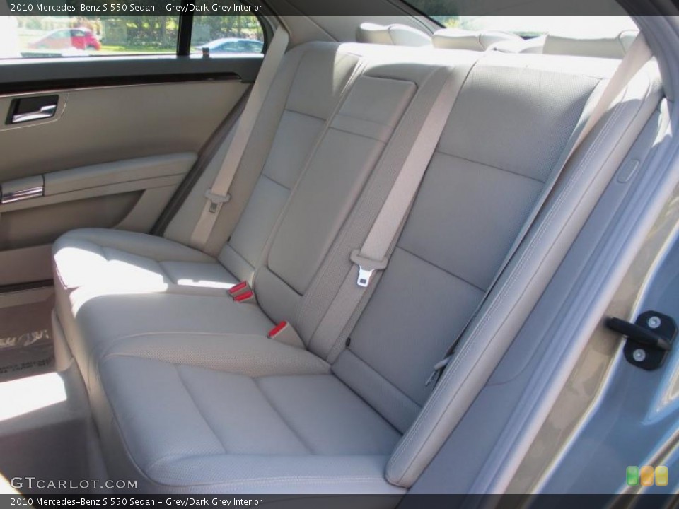 Grey/Dark Grey Interior Photo for the 2010 Mercedes-Benz S 550 Sedan #38444516