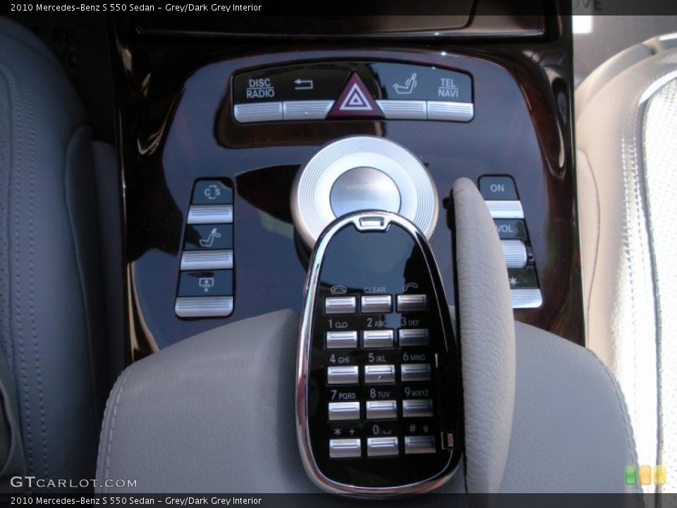 Grey/Dark Grey Interior Controls for the 2010 Mercedes-Benz S 550 Sedan #38444672