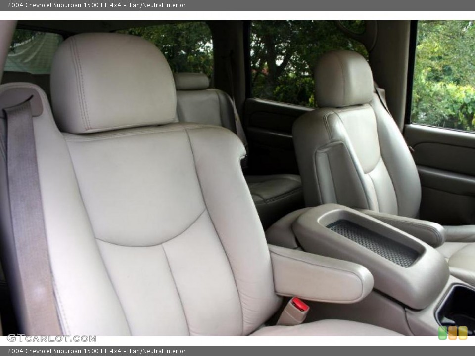 Tan/Neutral Interior Photo for the 2004 Chevrolet Suburban 1500 LT 4x4 #38454369