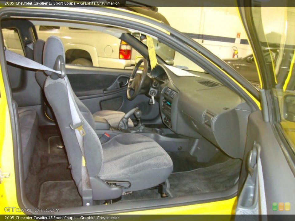 Graphite Gray Interior Photo for the 2005 Chevrolet Cavalier LS Sport Coupe #38456453