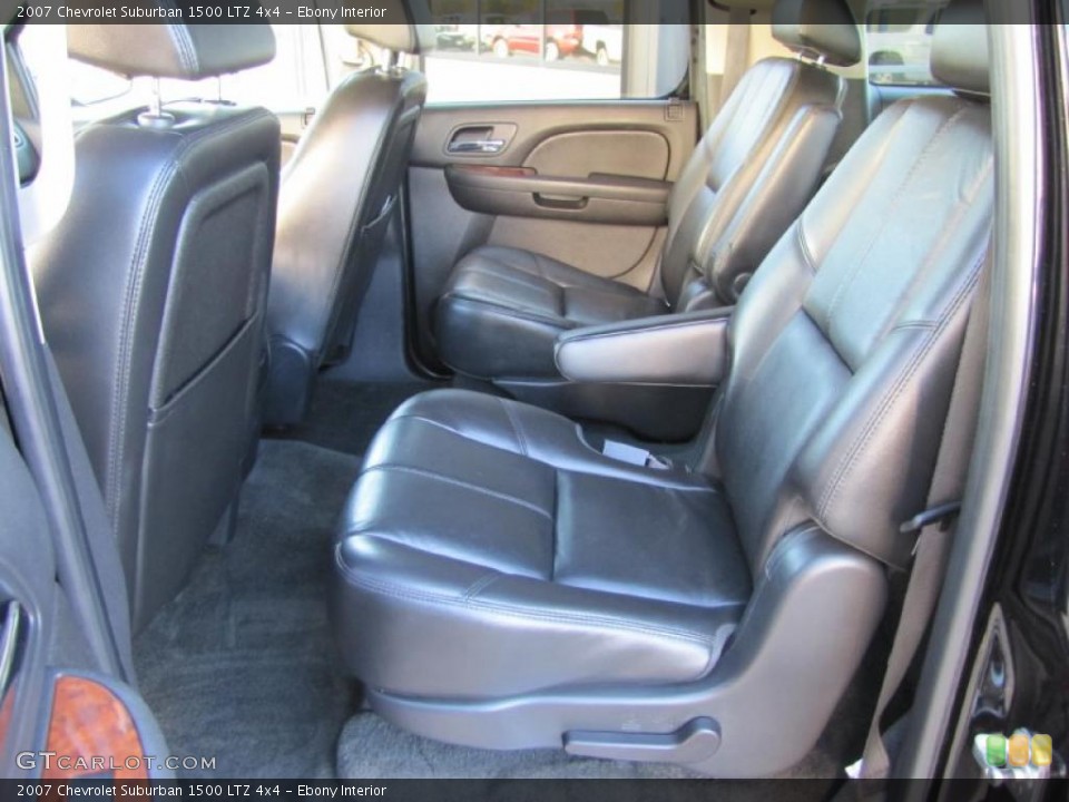 Ebony Interior Photo for the 2007 Chevrolet Suburban 1500 LTZ 4x4 #38460129