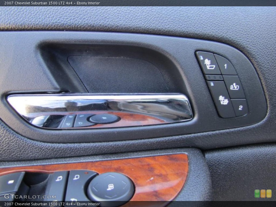 Ebony Interior Controls for the 2007 Chevrolet Suburban 1500 LTZ 4x4 #38460277