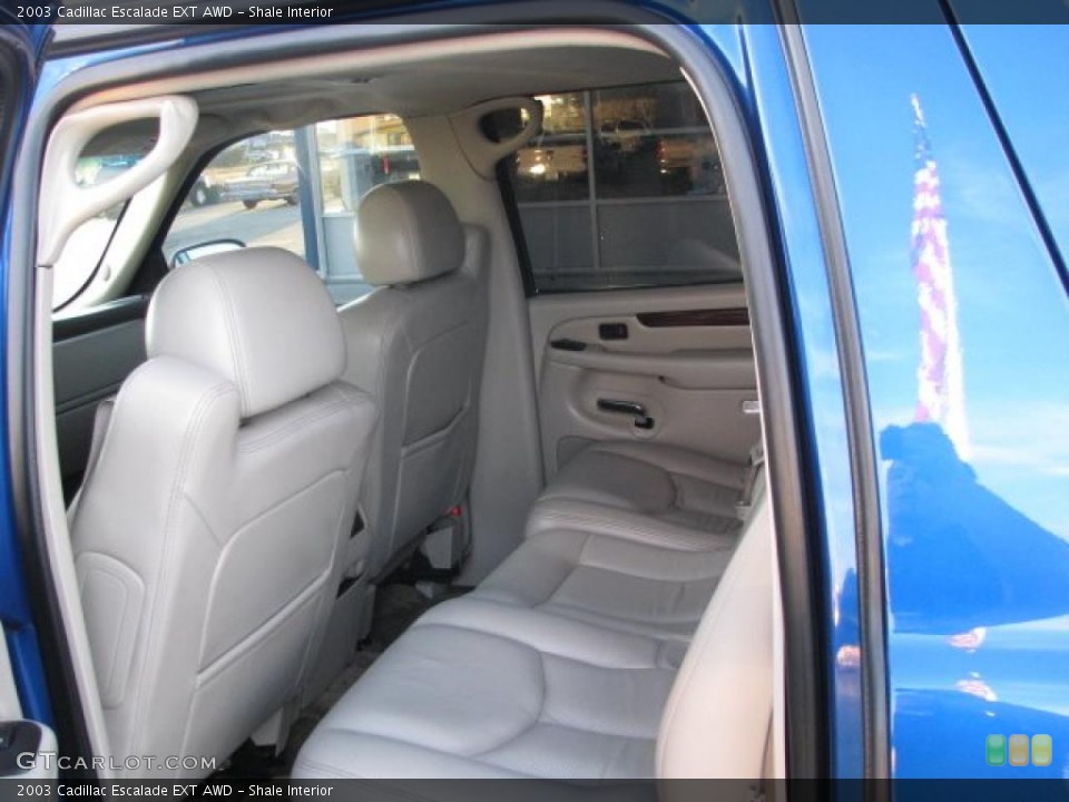 Shale Interior Photo for the 2003 Cadillac Escalade EXT AWD #38463437