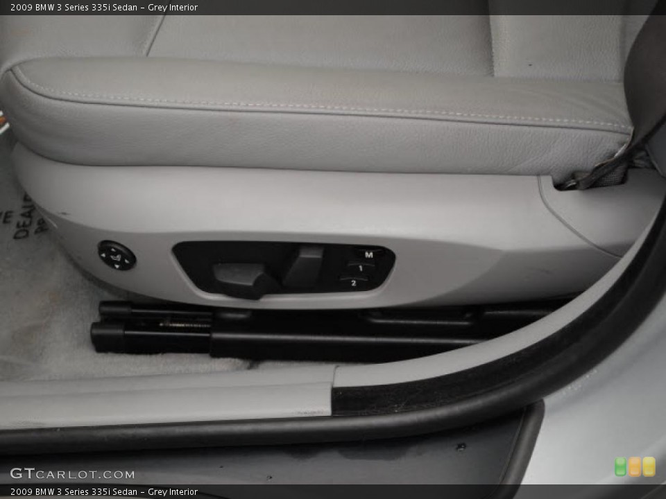 Grey Interior Photo for the 2009 BMW 3 Series 335i Sedan #38469717