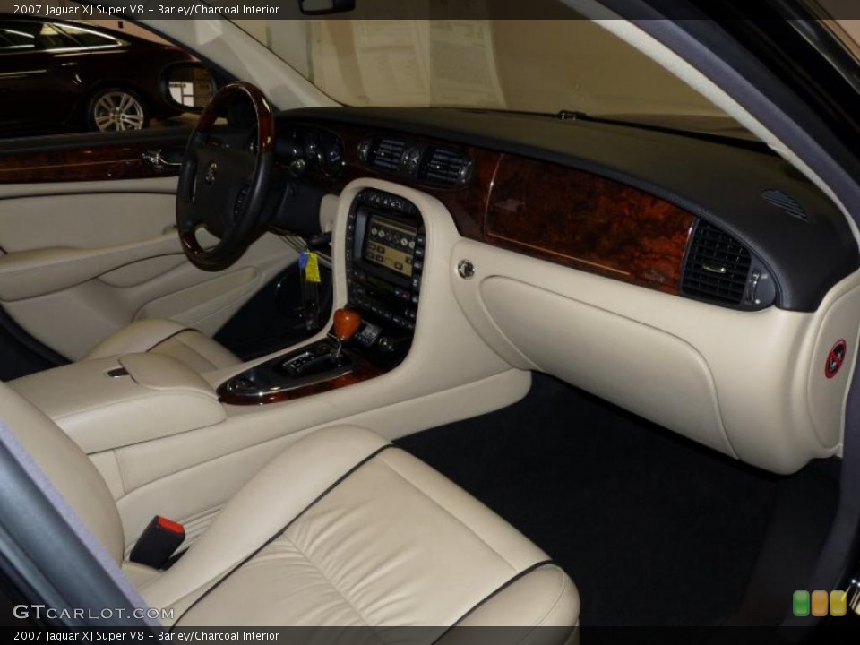 Barley/Charcoal Interior Dashboard for the 2007 Jaguar XJ Super V8 #38470613