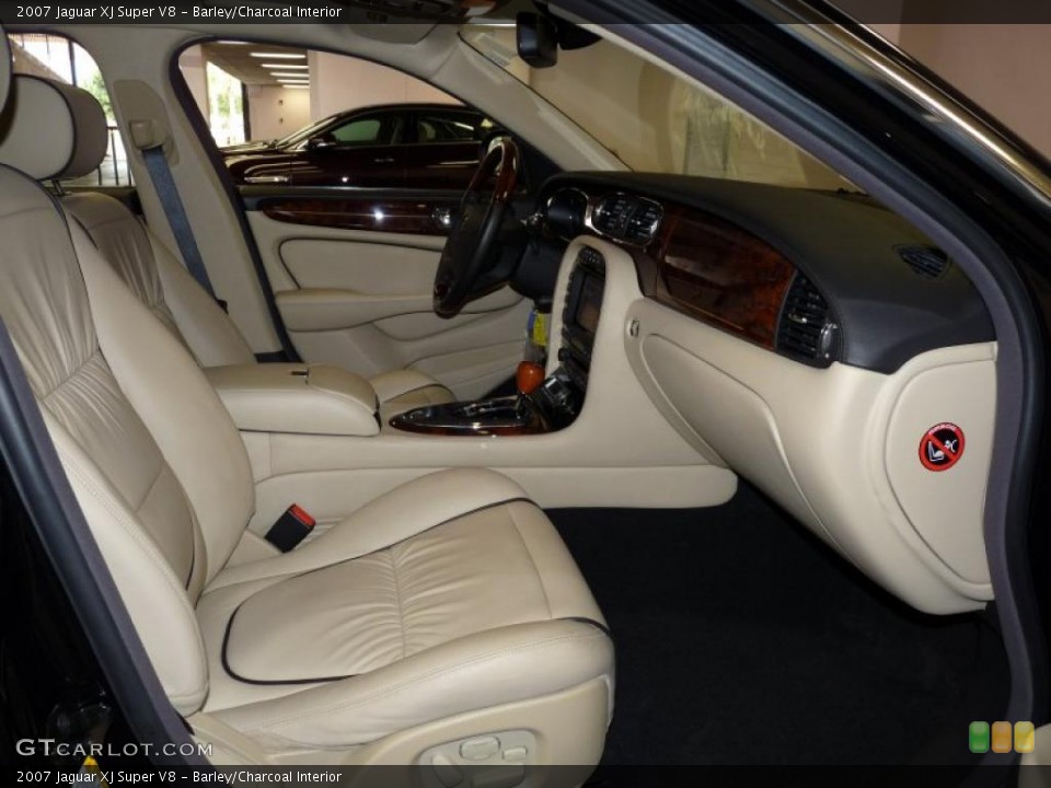 Barley/Charcoal Interior Photo for the 2007 Jaguar XJ Super V8 #38470629