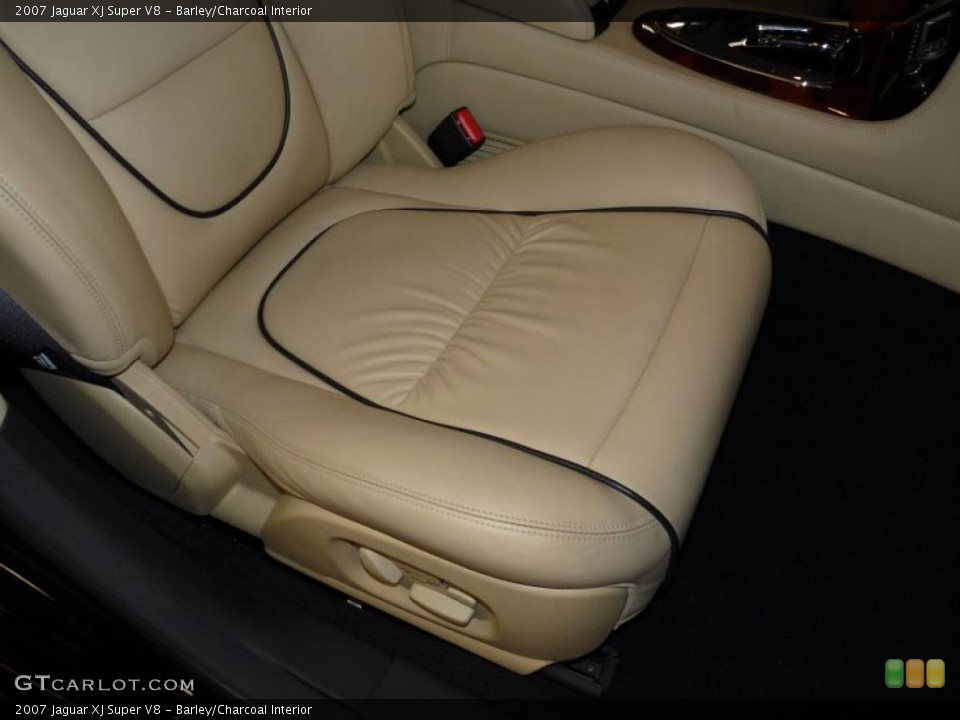 Barley/Charcoal Interior Photo for the 2007 Jaguar XJ Super V8 #38470653