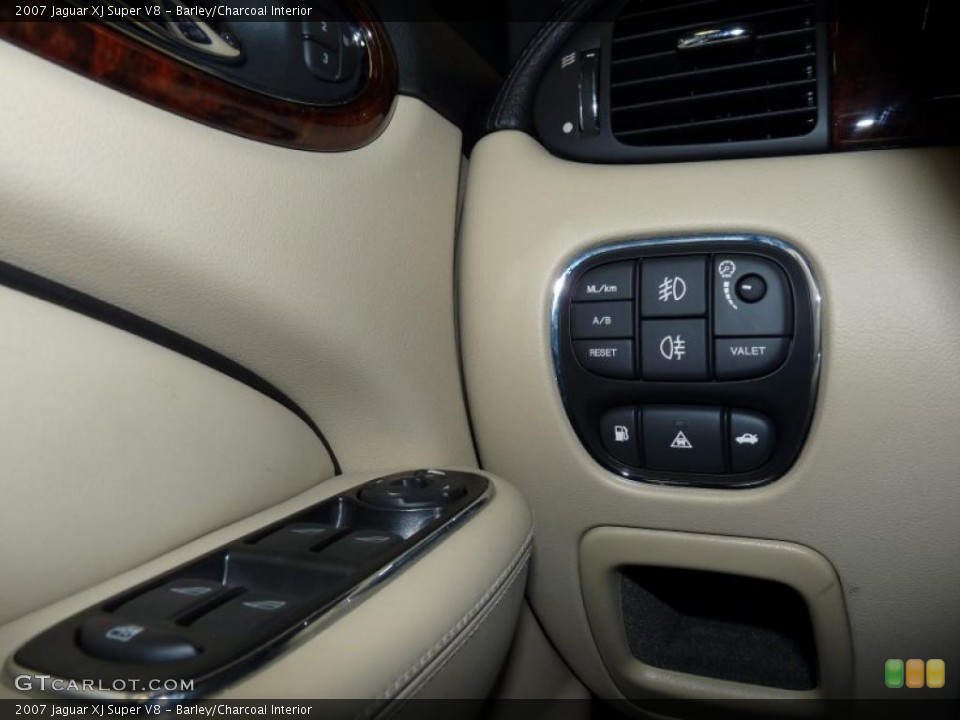 Barley/Charcoal Interior Controls for the 2007 Jaguar XJ Super V8 #38470757