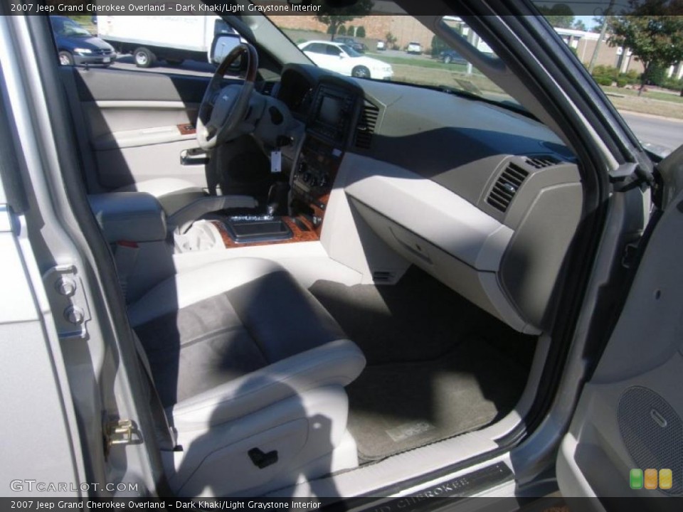 Dark Khaki/Light Graystone Interior Photo for the 2007 Jeep Grand Cherokee Overland #38476075