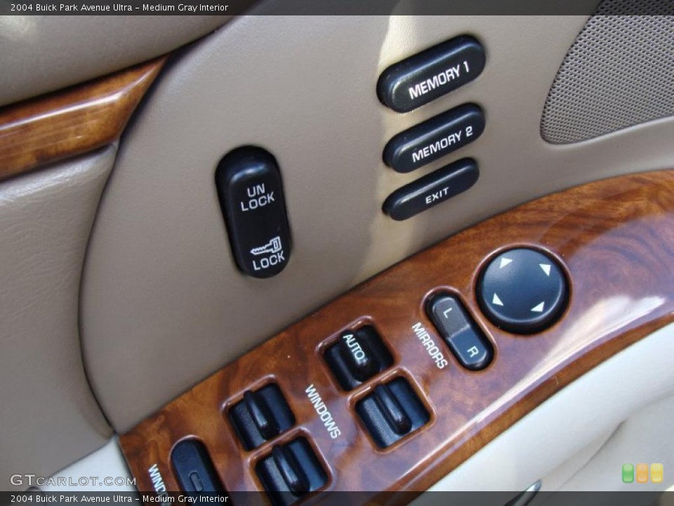 Medium Gray Interior Controls for the 2004 Buick Park Avenue Ultra #38480961