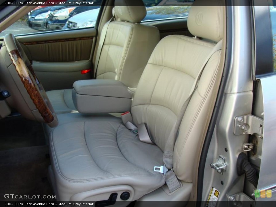Medium Gray Interior Photo for the 2004 Buick Park Avenue Ultra #38481011