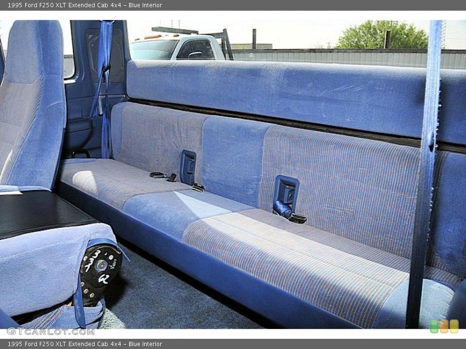 Blue Interior Photo for the 1995 Ford F250 XLT Extended Cab 4x4 #38485123