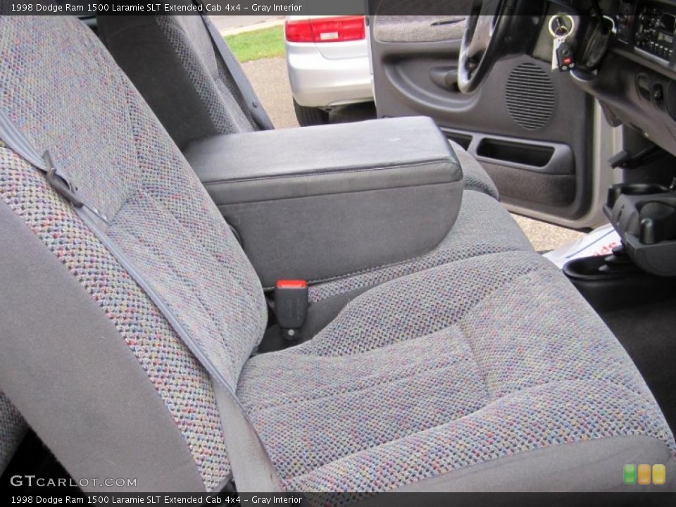 Gray Interior Photo for the 1998 Dodge Ram 1500 Laramie SLT Extended Cab 4x4 #38492915