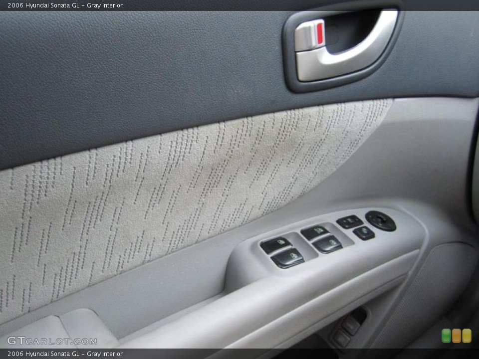 Gray Interior Door Panel for the 2006 Hyundai Sonata GL #38495287