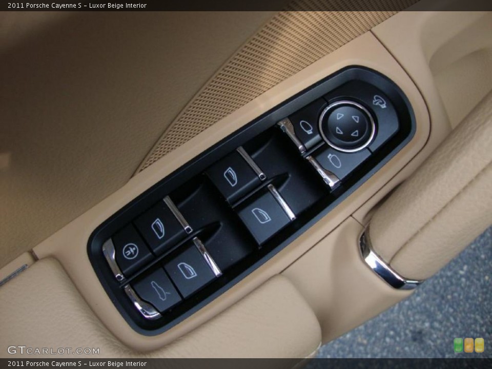 Luxor Beige Interior Controls for the 2011 Porsche Cayenne S #38495571