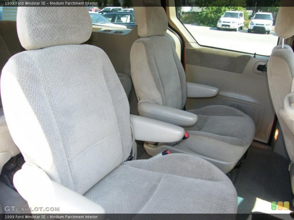Medium Parchment Interior Photo for the 1999 Ford Windstar SE #38495643