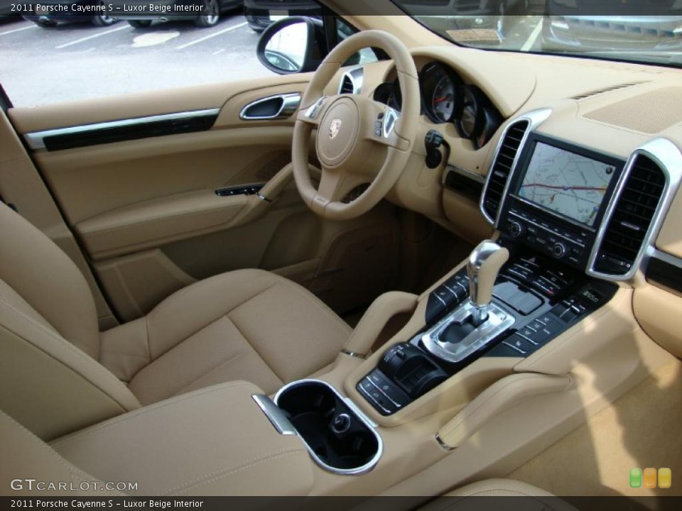 Luxor Beige Interior Photo for the 2011 Porsche Cayenne S #38495647