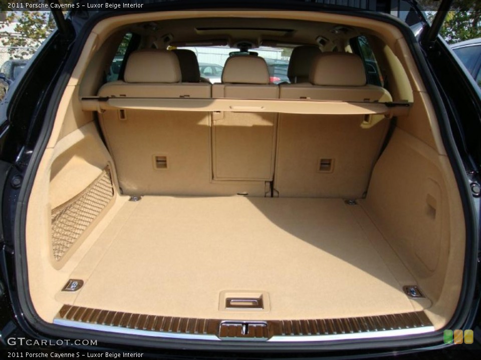 Luxor Beige Interior Trunk for the 2011 Porsche Cayenne S #38495707