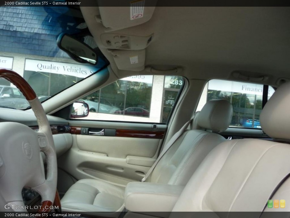 Oatmeal Interior Photo for the 2000 Cadillac Seville STS #38498143