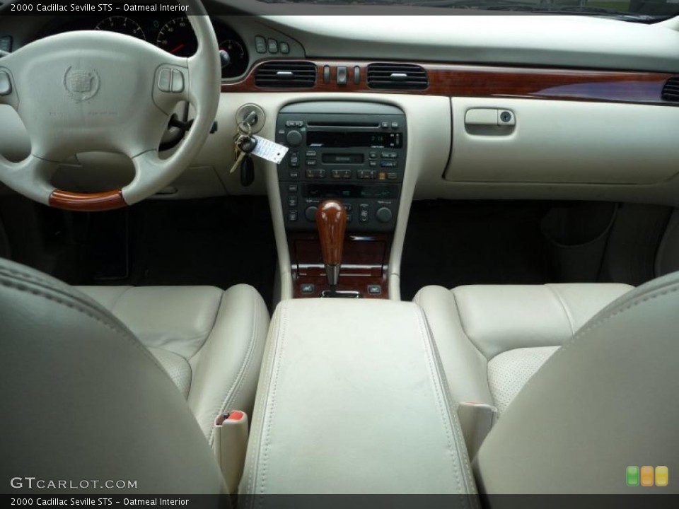 Oatmeal Interior Dashboard for the 2000 Cadillac Seville STS #38498183